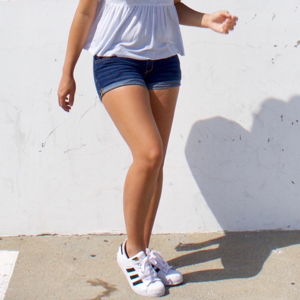 Hollister Rinse Wash Low Waist Jean Shorts
